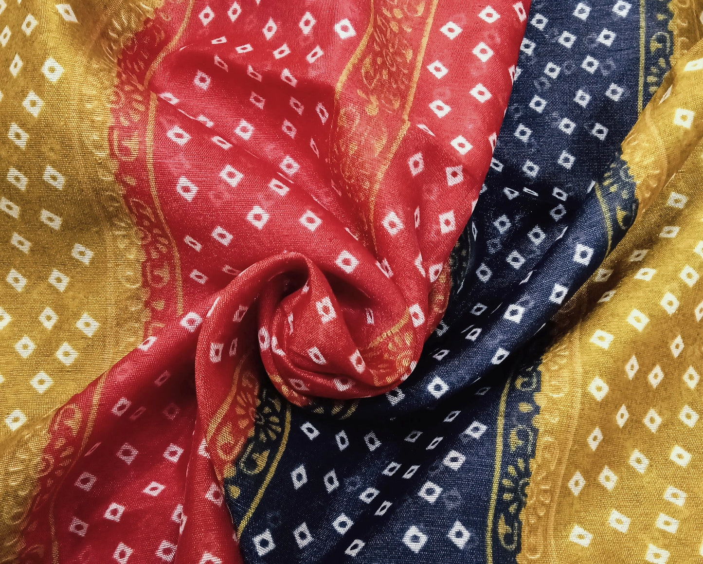 Dola Dots Saree | Shanthi Boutique