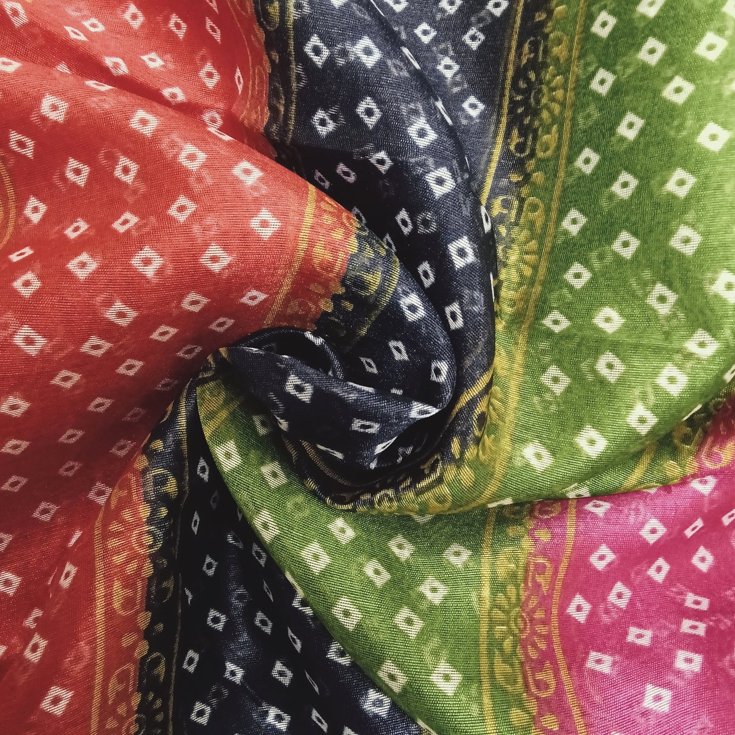 Dola Dots Saree | Shanthi Boutique