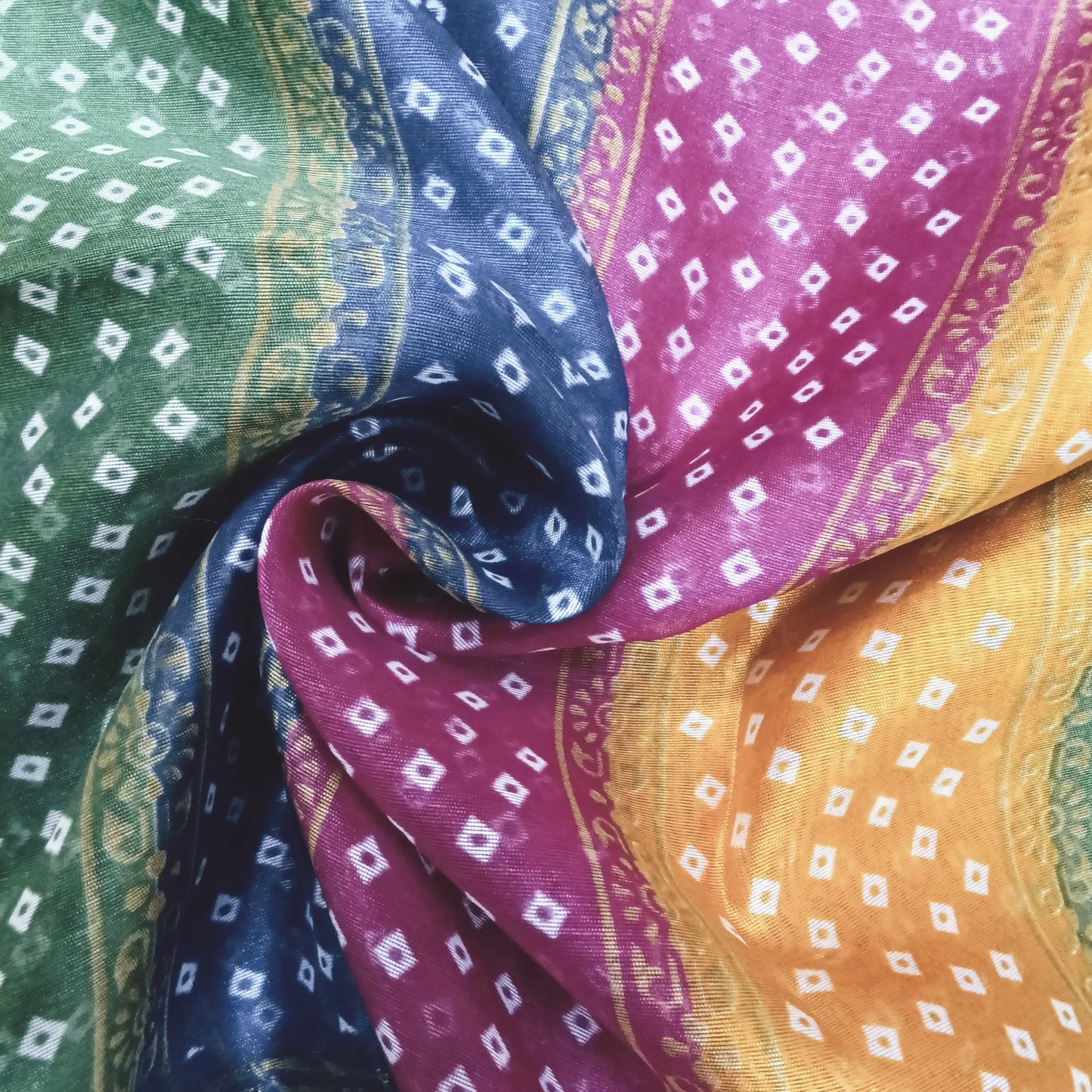 Dola Dots Saree | Shanthi Boutique