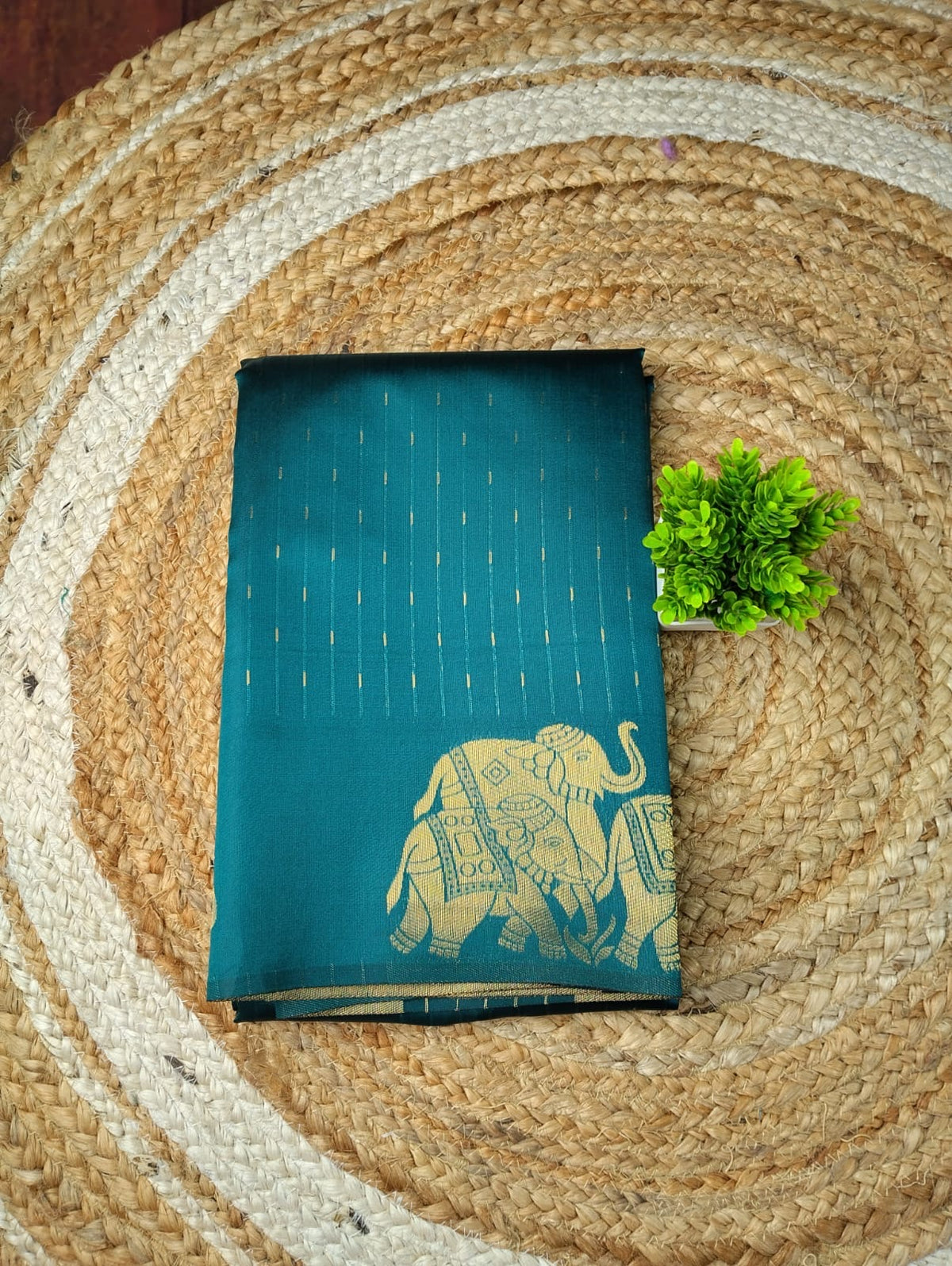 Elephant Border Soft Silk Saree | Cgreen Main image