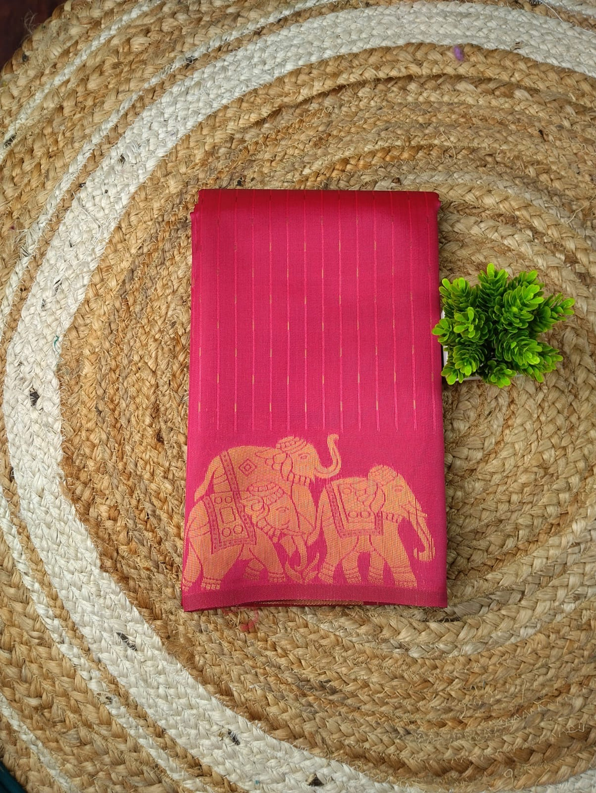 Elephant Border Soft Silk Saree | pink Main image